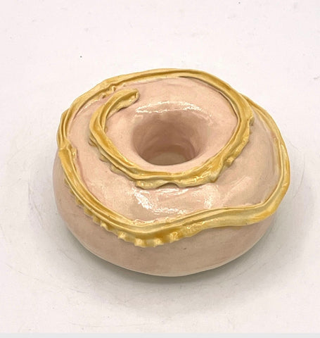 Ribbon Swirl Wall Donut