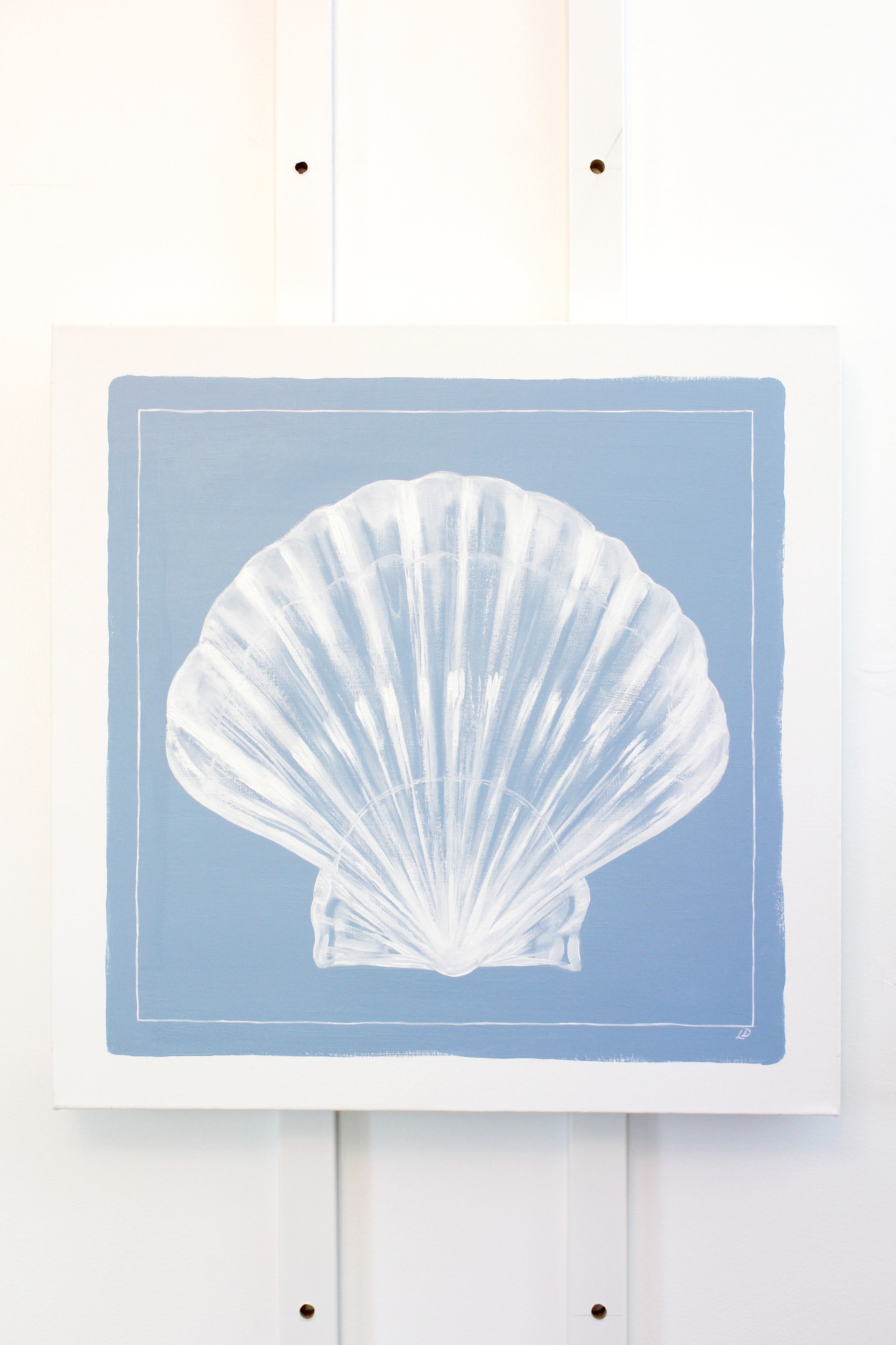 Scallop Shell on Blue – Artist Collectives